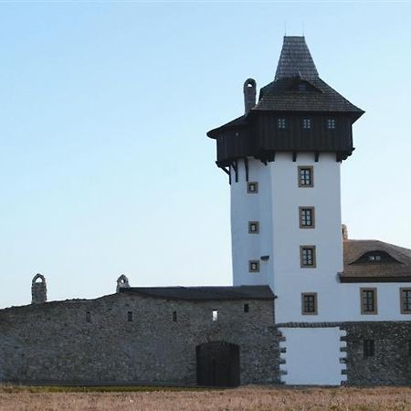 Penzion Hrad Frydek-Mistek Bagian luar foto