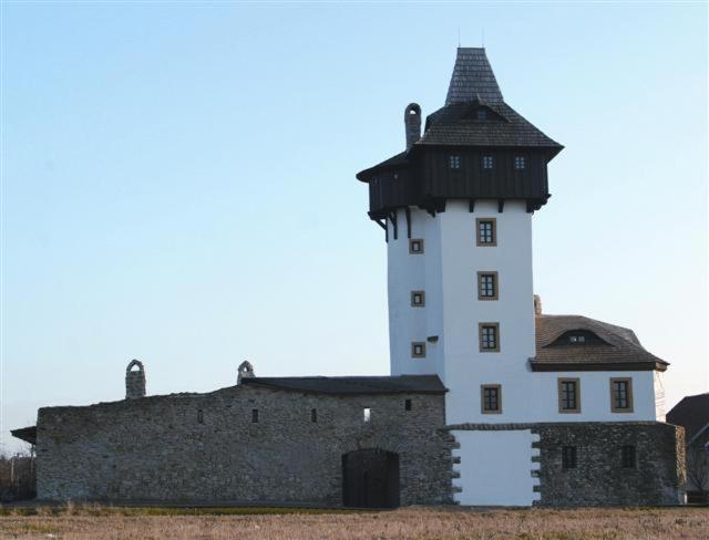 Penzion Hrad Frydek-Mistek Bagian luar foto
